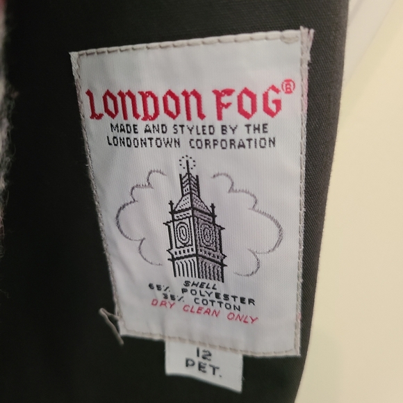 LONDON FOG WOMEN’S TRENCH COAT, Size 12 PET. With Belt, Scaft, Good Condition - Picture 11 of 16